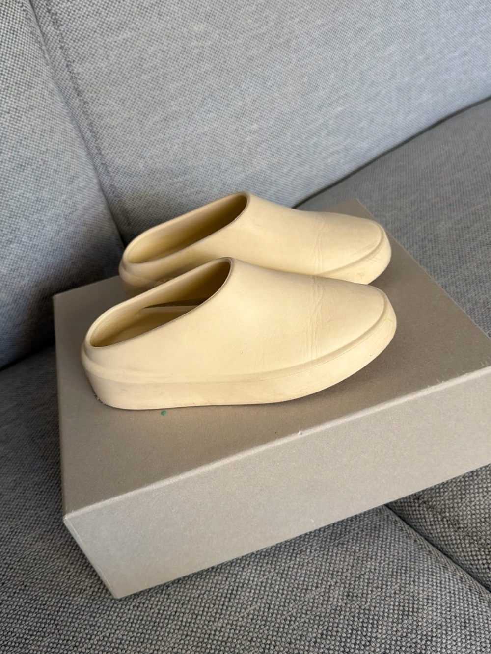 FEAR OF GOD “The California” kids clog